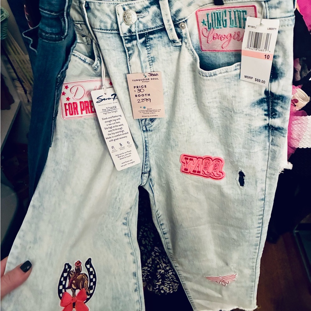 Seven7 Light Blue Women's Ankle Jeans with Patches
